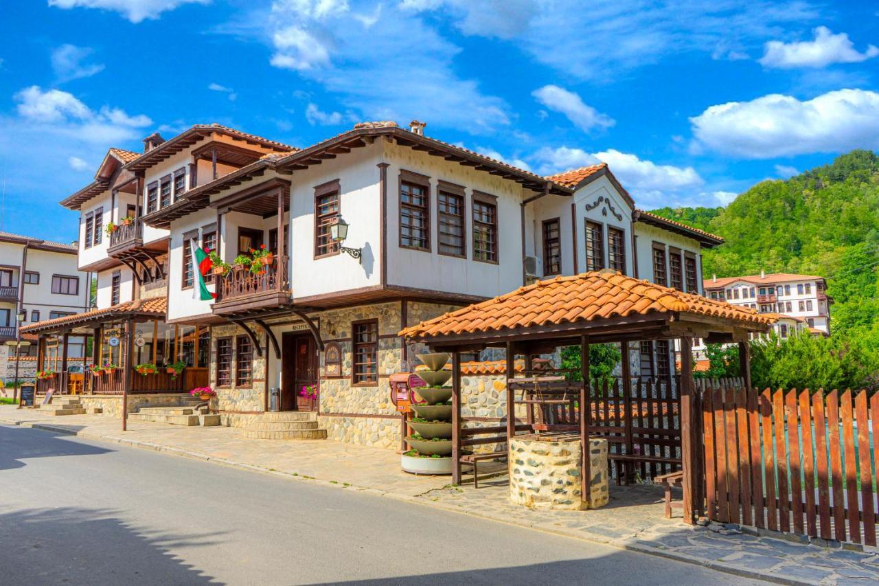 Hôtel Alexandrov's Houses à Zlatograd Extérieur photo