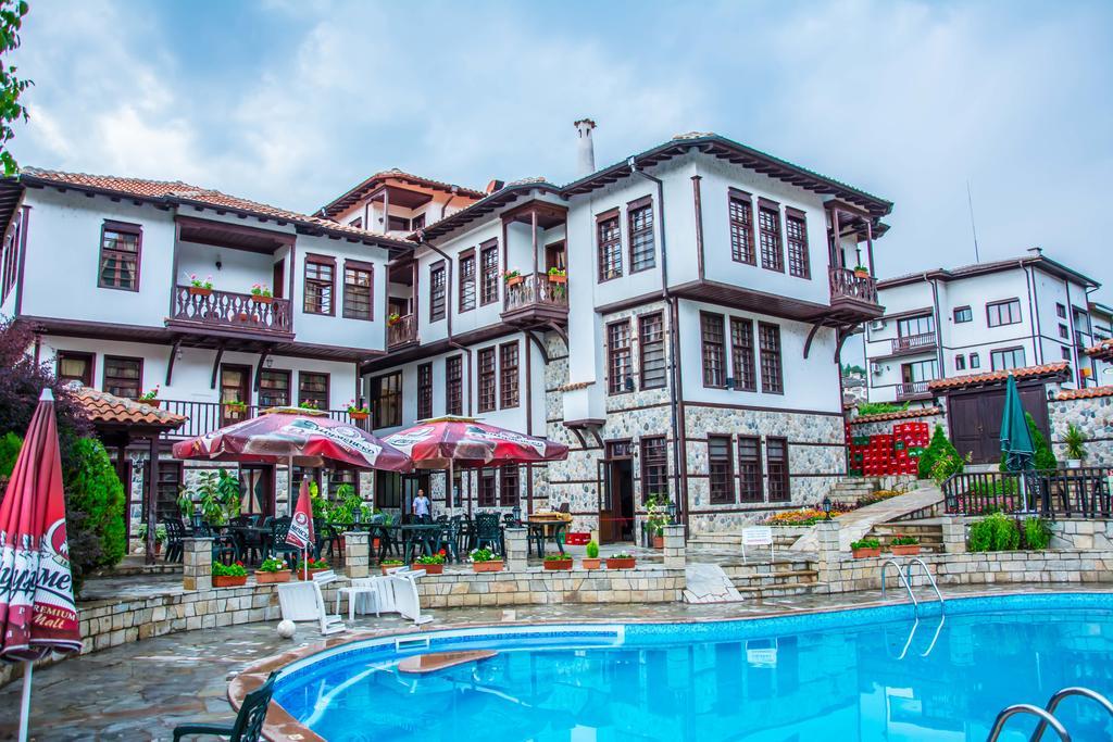 Hôtel Alexandrov's Houses à Zlatograd Extérieur photo
