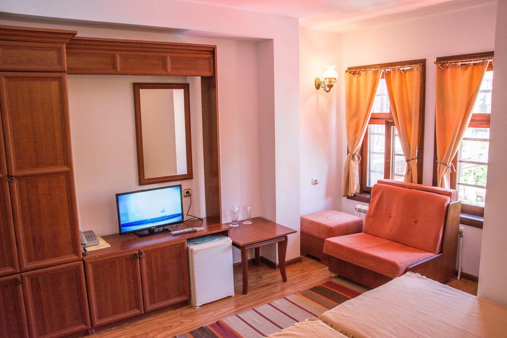 Hôtel Alexandrov's Houses à Zlatograd Extérieur photo