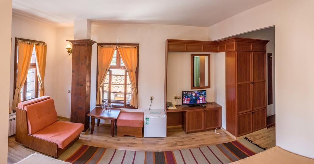 Hôtel Alexandrov's Houses à Zlatograd Extérieur photo