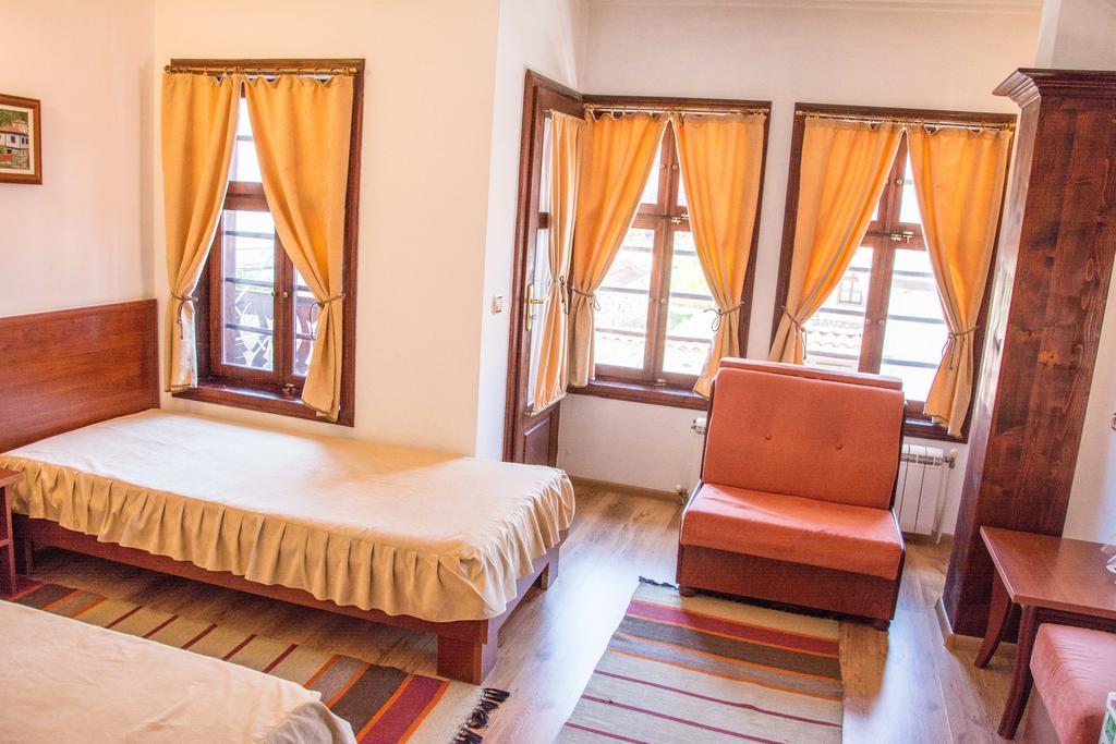Hôtel Alexandrov's Houses à Zlatograd Extérieur photo