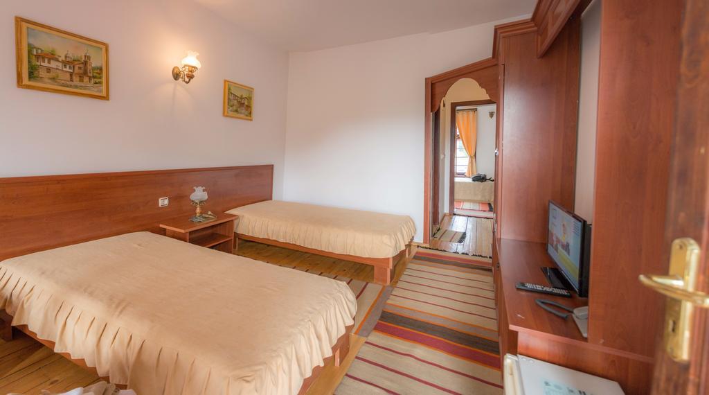 Hôtel Alexandrov's Houses à Zlatograd Extérieur photo