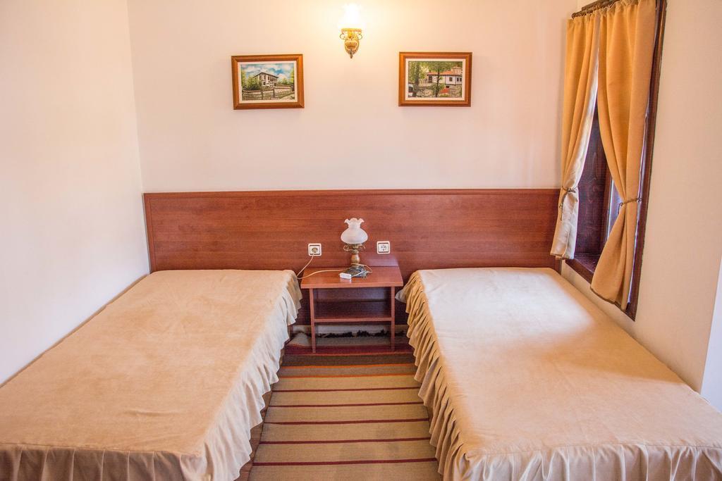 Hôtel Alexandrov's Houses à Zlatograd Extérieur photo