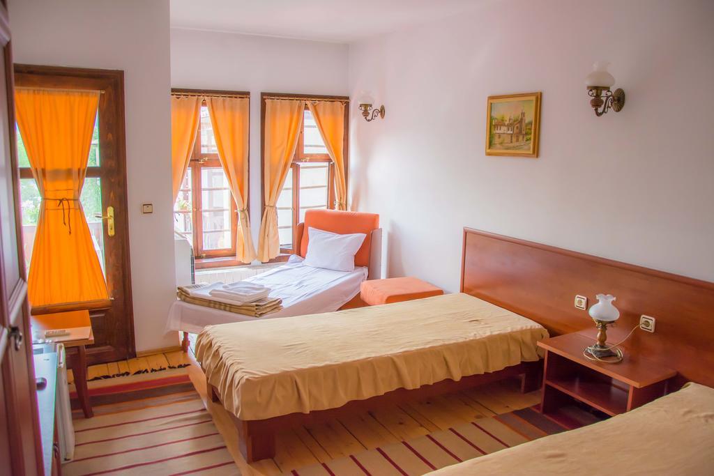 Hôtel Alexandrov's Houses à Zlatograd Extérieur photo