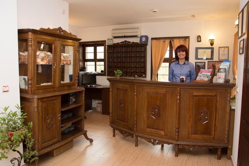 Hôtel Alexandrov's Houses à Zlatograd Extérieur photo
