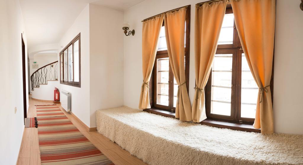 Hôtel Alexandrov's Houses à Zlatograd Extérieur photo