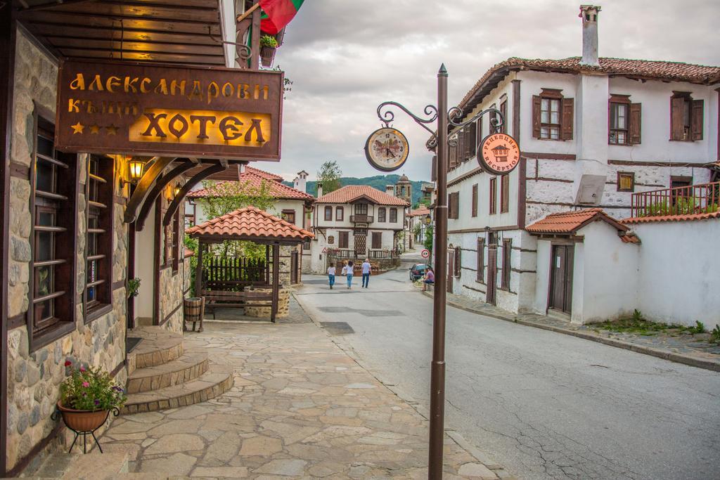 Hôtel Alexandrov's Houses à Zlatograd Extérieur photo