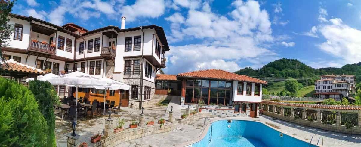 Hôtel Alexandrov's Houses à Zlatograd Extérieur photo