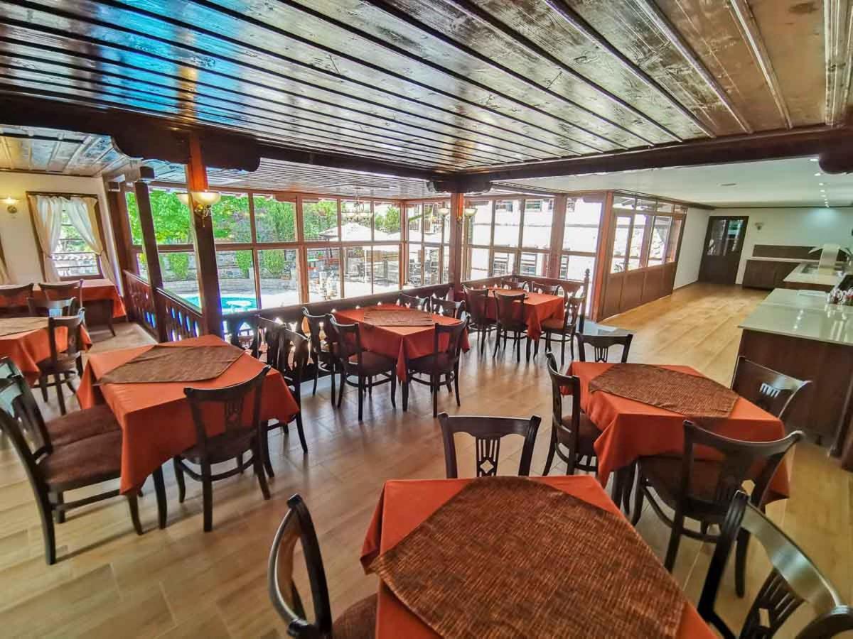 Hôtel Alexandrov's Houses à Zlatograd Extérieur photo