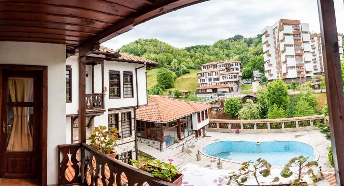 Hôtel Alexandrov's Houses à Zlatograd Extérieur photo
