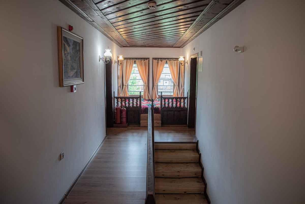 Hôtel Alexandrov's Houses à Zlatograd Extérieur photo